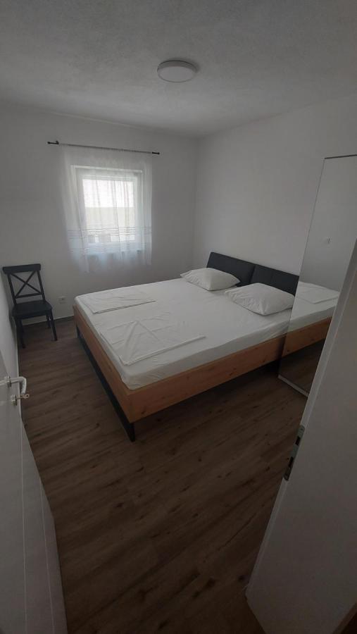 Apartmani Mlinar - Two Bedroom Apartment With Seaview เกรบัชติซา ภายนอก รูปภาพ