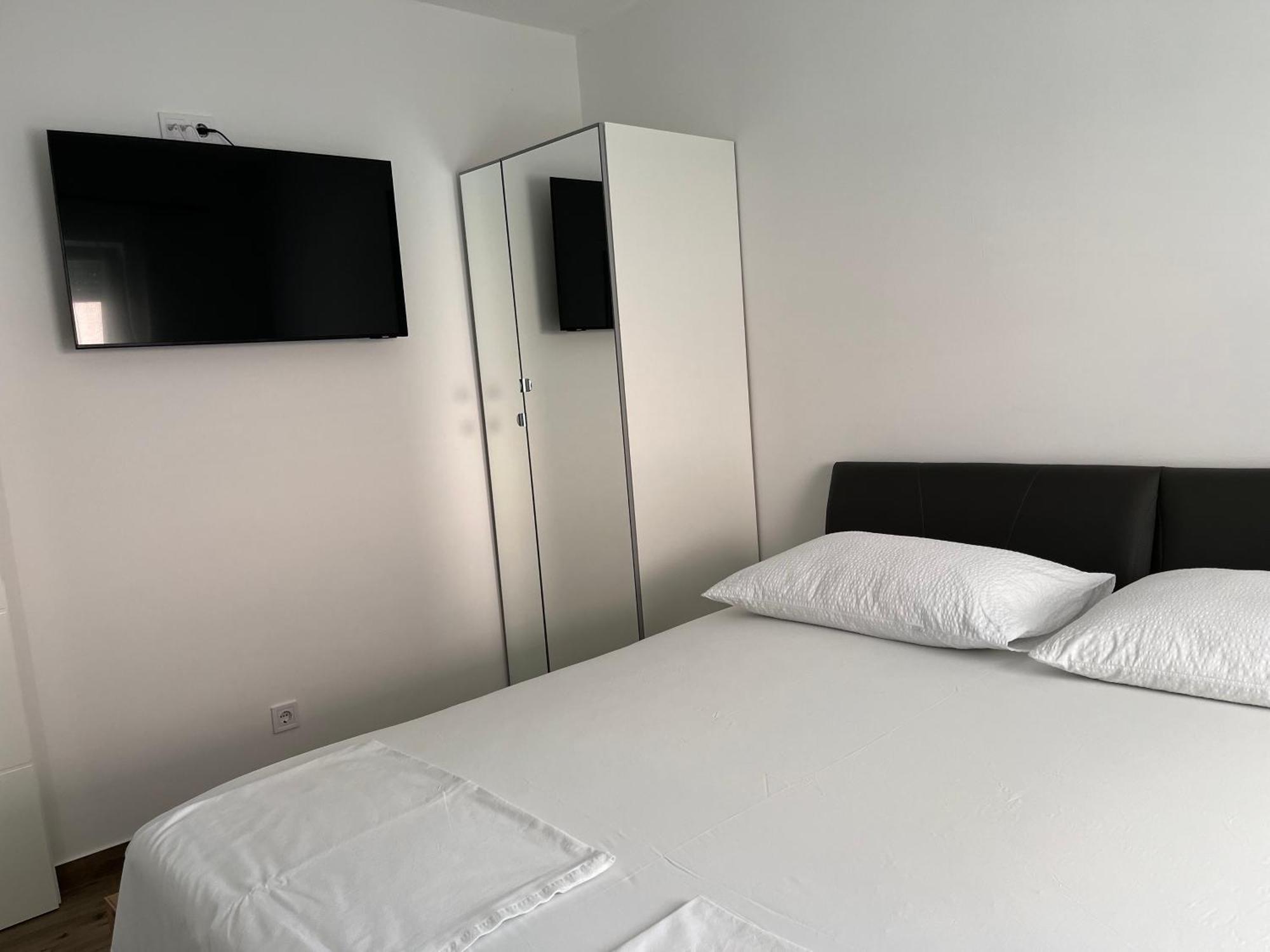 Apartmani Mlinar - Two Bedroom Apartment With Seaview เกรบัชติซา ภายนอก รูปภาพ